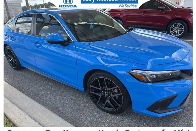 2022 Honda Civic Sport Touring photo 1