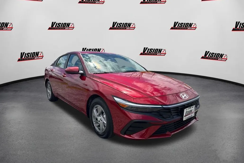 2025 Hyundai Elantra SE photo 1