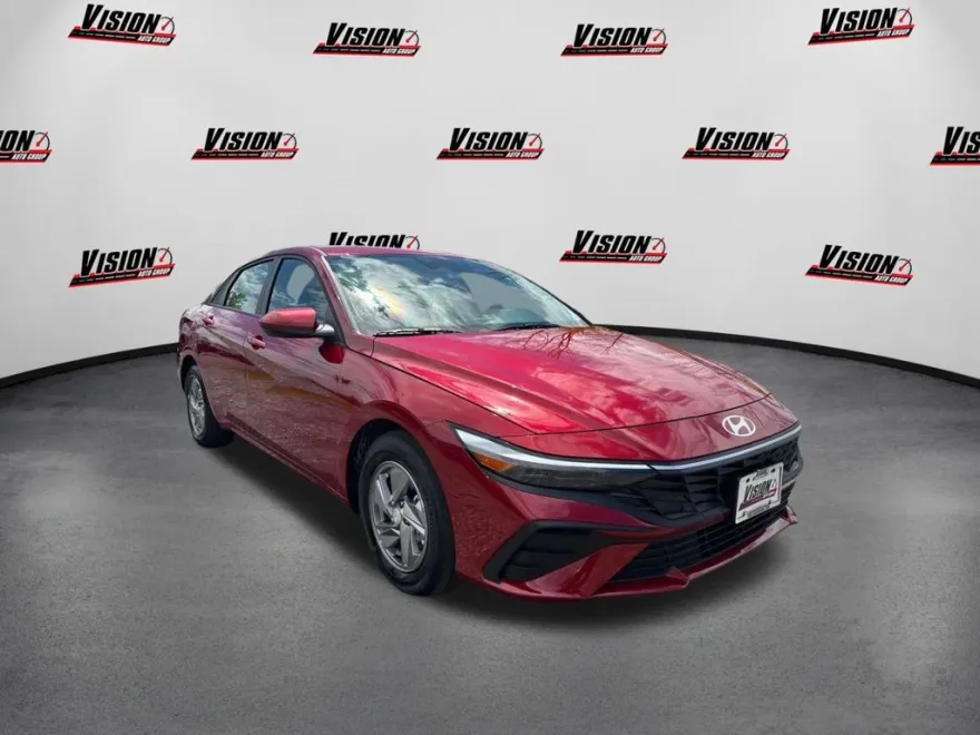 2025 Hyundai Elantra SE photo 1