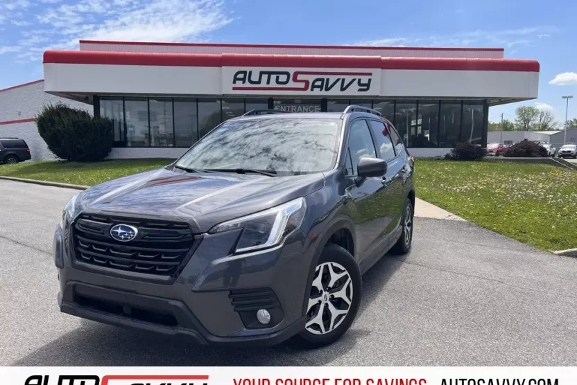 2023 Subaru Forester Premium photo 1