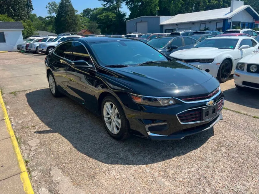 2016 Chevrolet Malibu 1LT photo 1