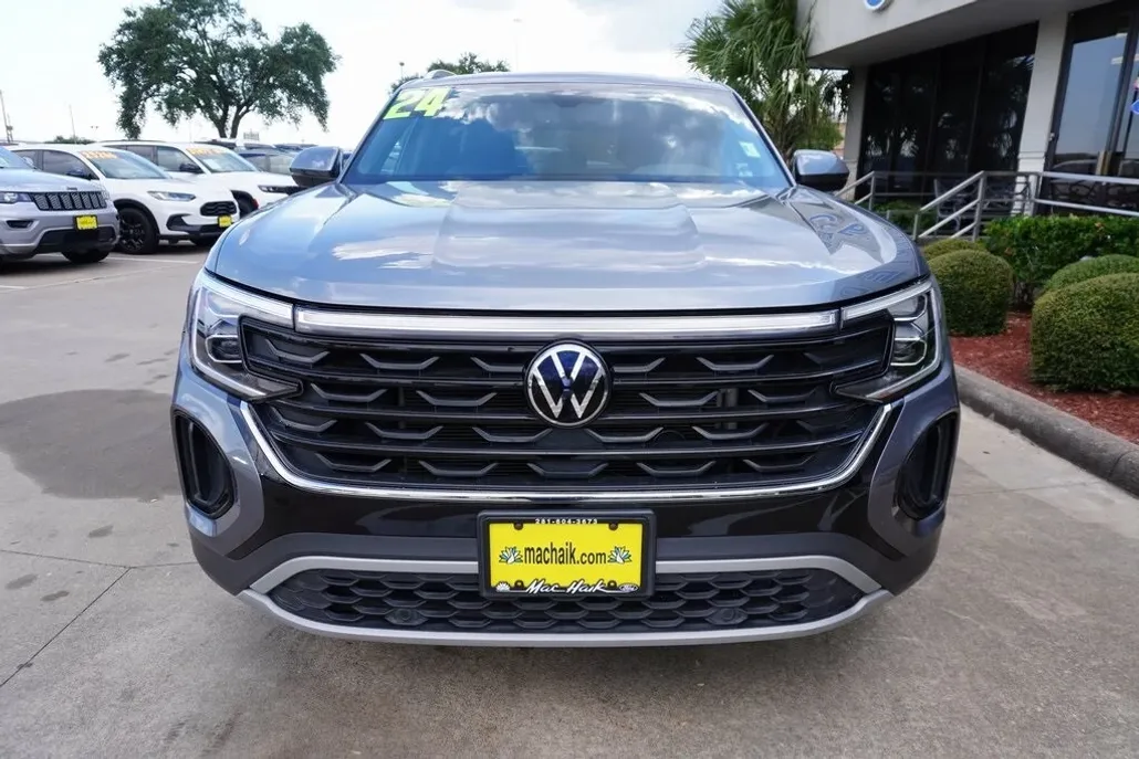 2024 Volkswagen Atlas Cross Sport SE photo 1
