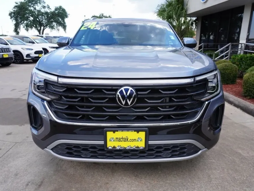 2024 Volkswagen Atlas Cross Sport SE photo 1
