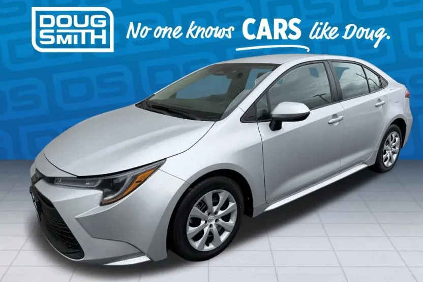 2024 Toyota Corolla LE photo 1
