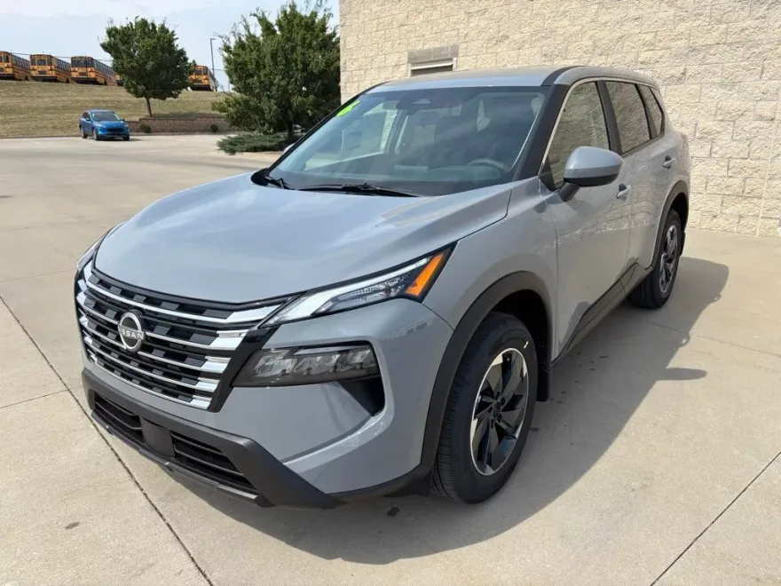 2026 Nissan Rogue SV AWD photo 1