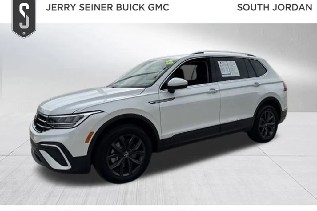 2023 Volkswagen Tiguan SE photo 1