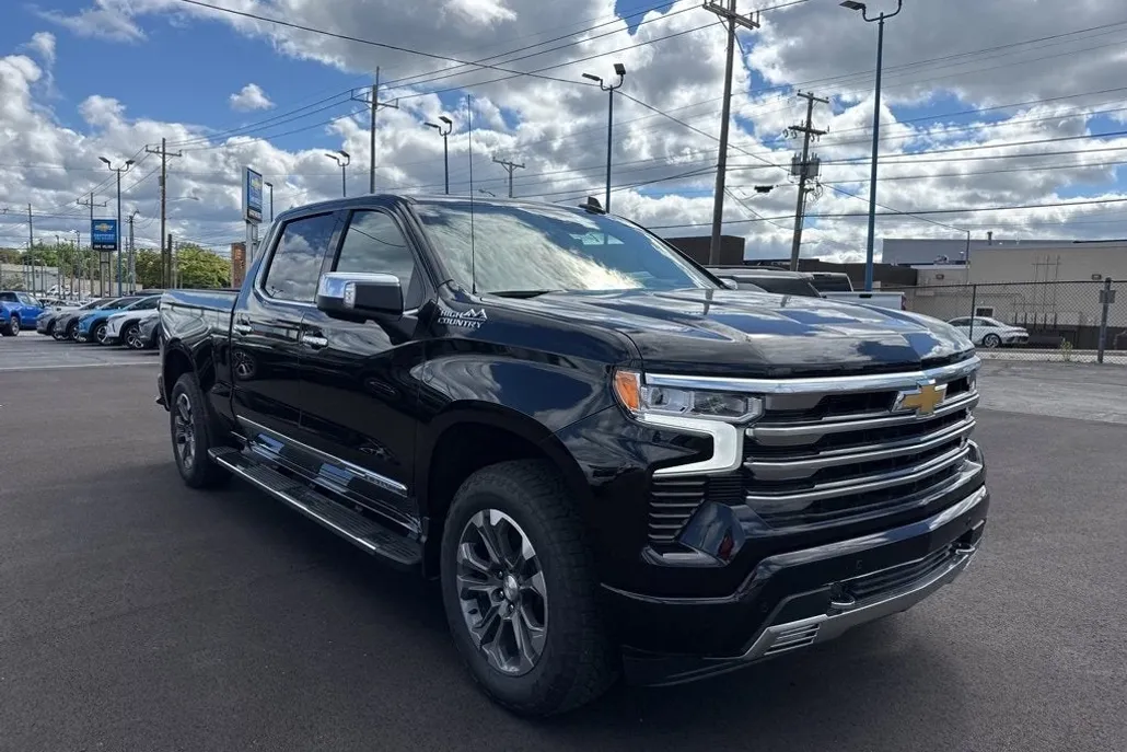 2025 Chevrolet Silverado 1500 High Country photo 1