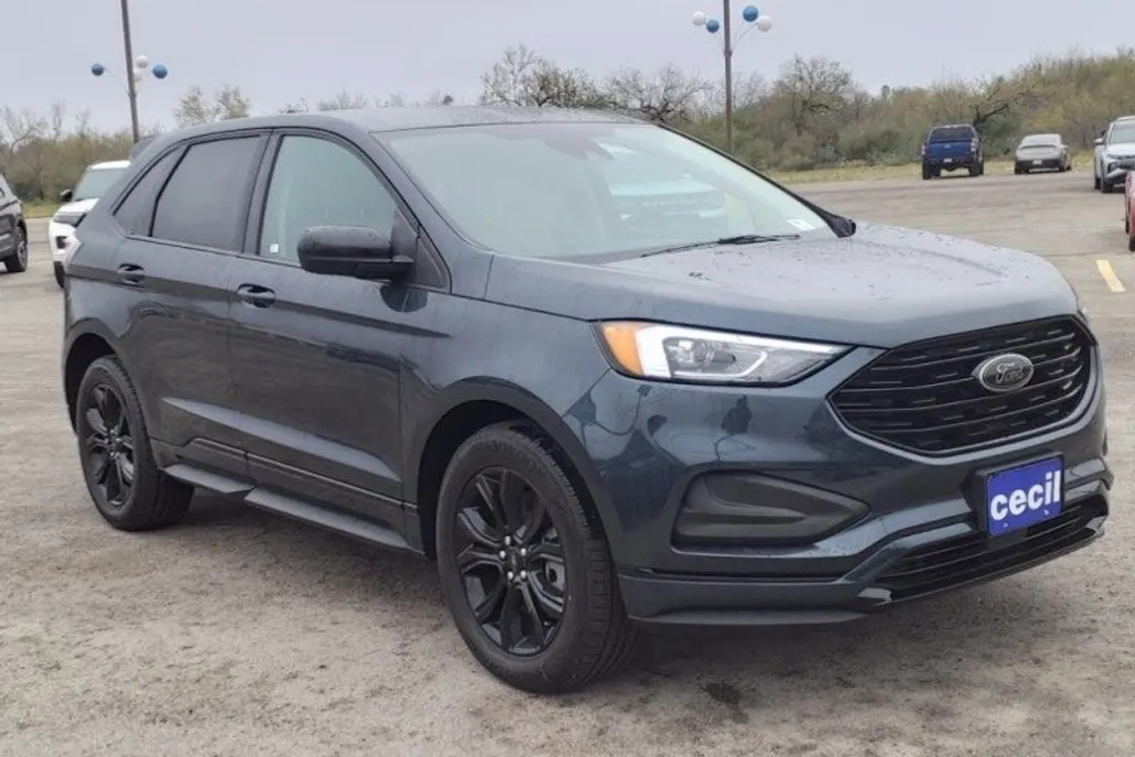 2024 Ford Edge SE photo 1