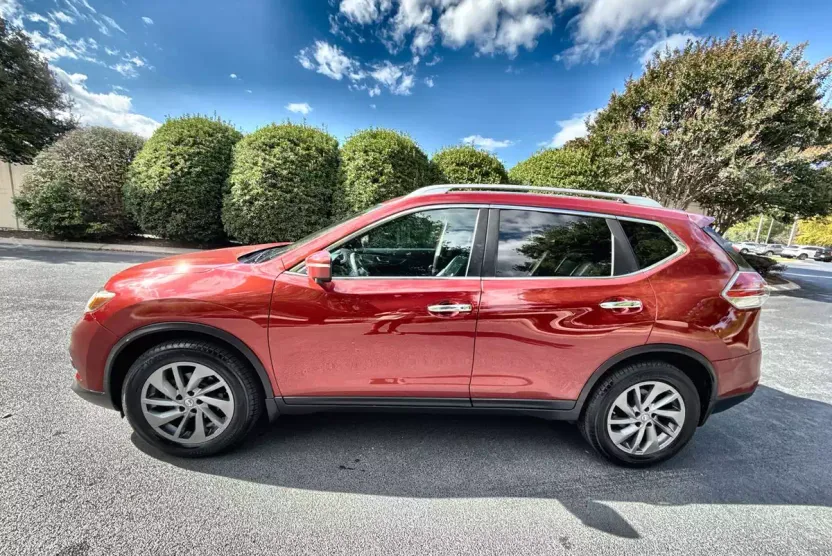 2016 Nissan Rogue SL photo 1