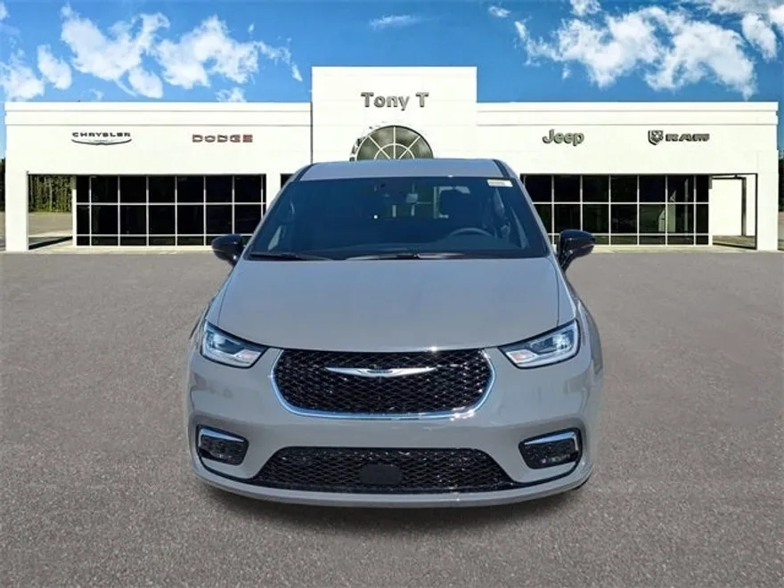2025 Chrysler Pacifica photo 1