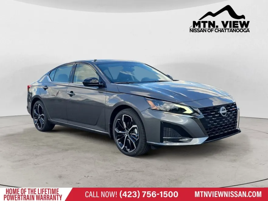 2025 Nissan Altima SR photo 1