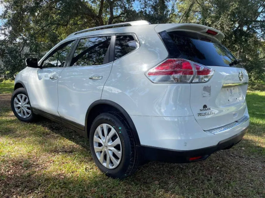 2017 Nissan Rogue S photo 1