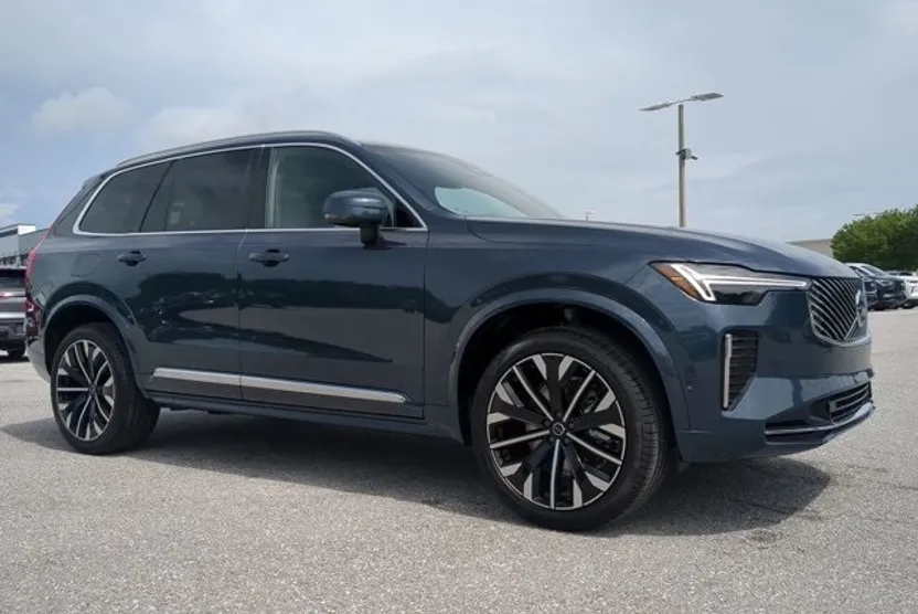 2026 Volvo XC90 Plus photo 1