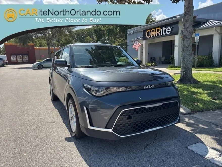 2024 Kia Soul LX photo 1