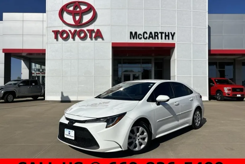 2022 Toyota Corolla LE photo 1