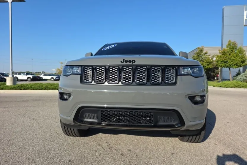 2020 Jeep Grand Cherokee Altitude photo 1