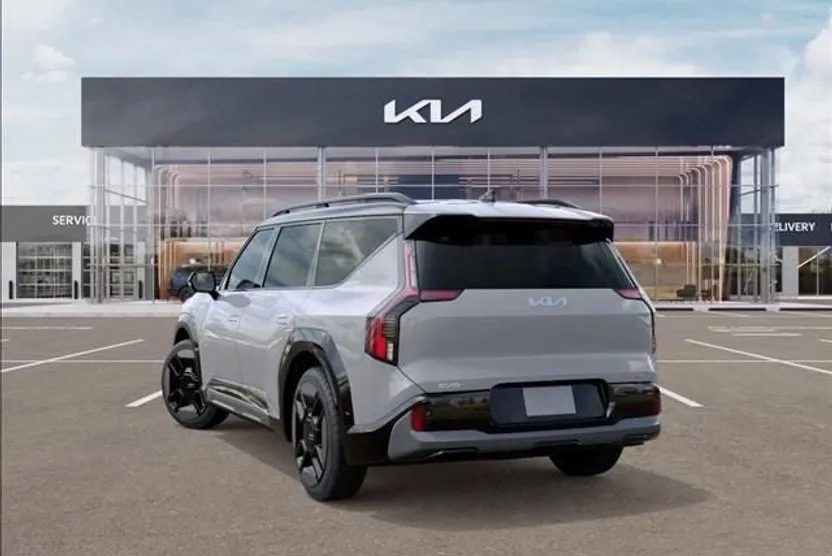 2026 Kia EV9 GT-Line photo 1