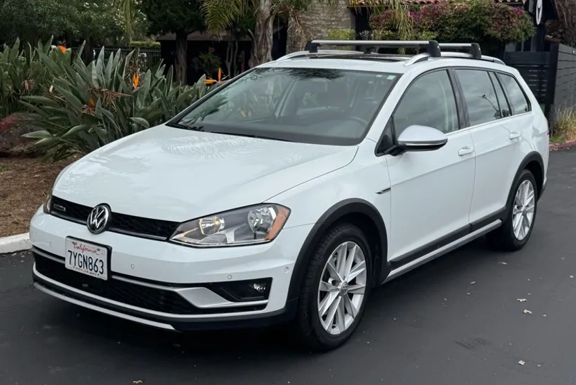 2017 Volkswagen Golf Alltrack SE photo 1