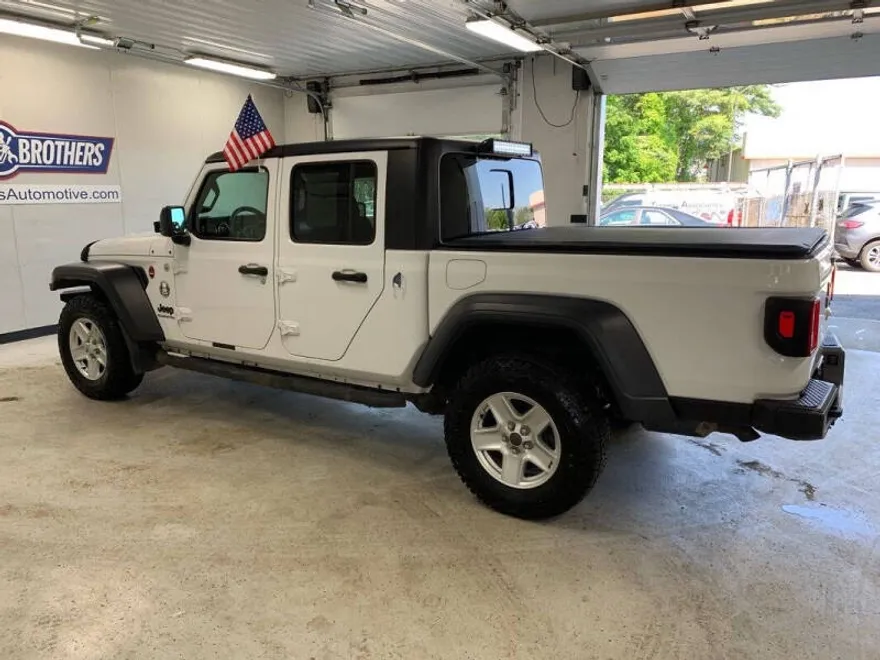 2020 Jeep Gladiator Sport S photo 1