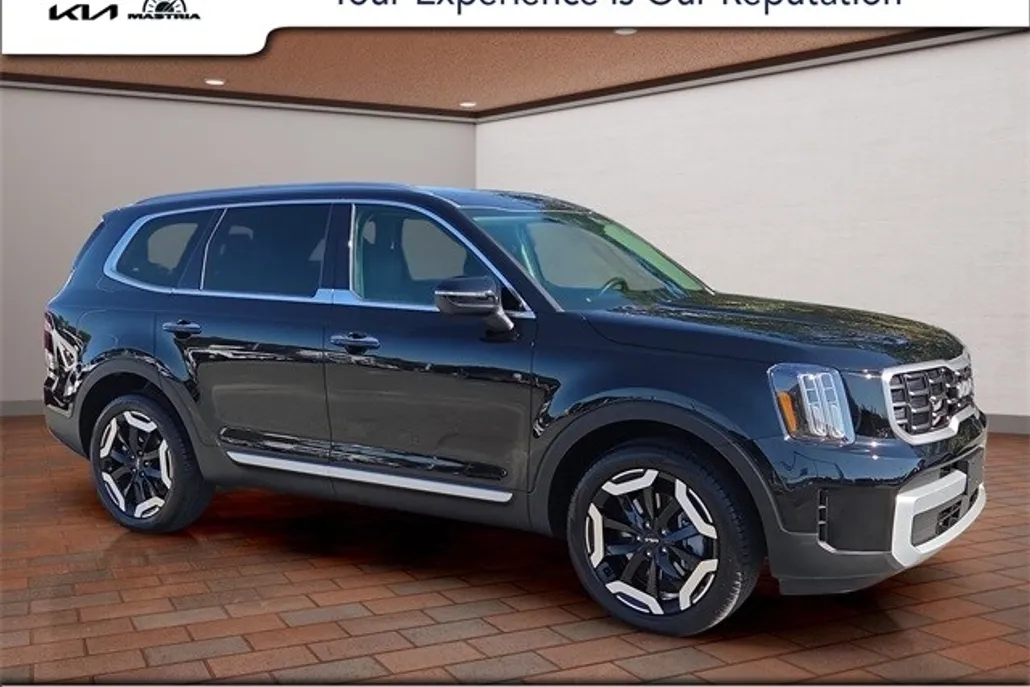 2025 Kia Telluride S photo 1