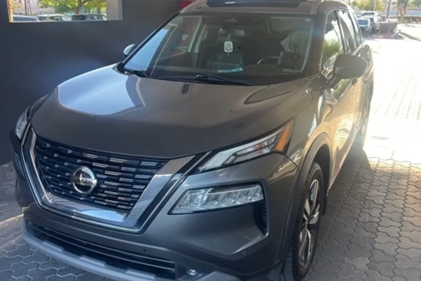 2021 Nissan Rogue SL photo 1