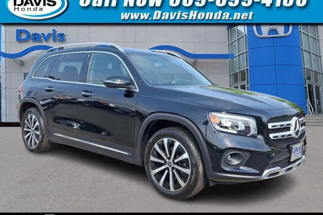 2023 Mercedes Benz GLB 250 4MATIC photo 1