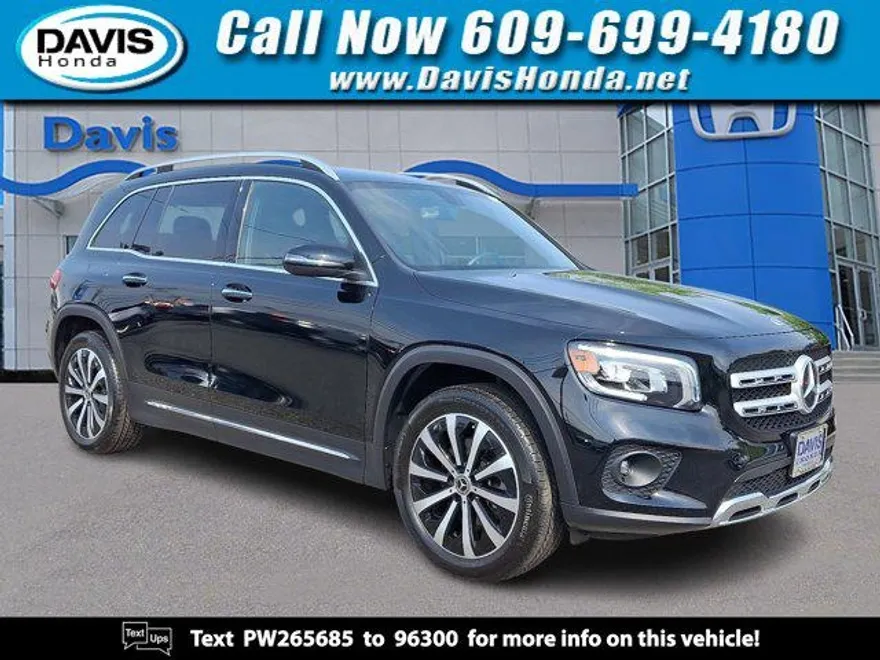 2023 Mercedes Benz GLB 250 4MATIC photo 1