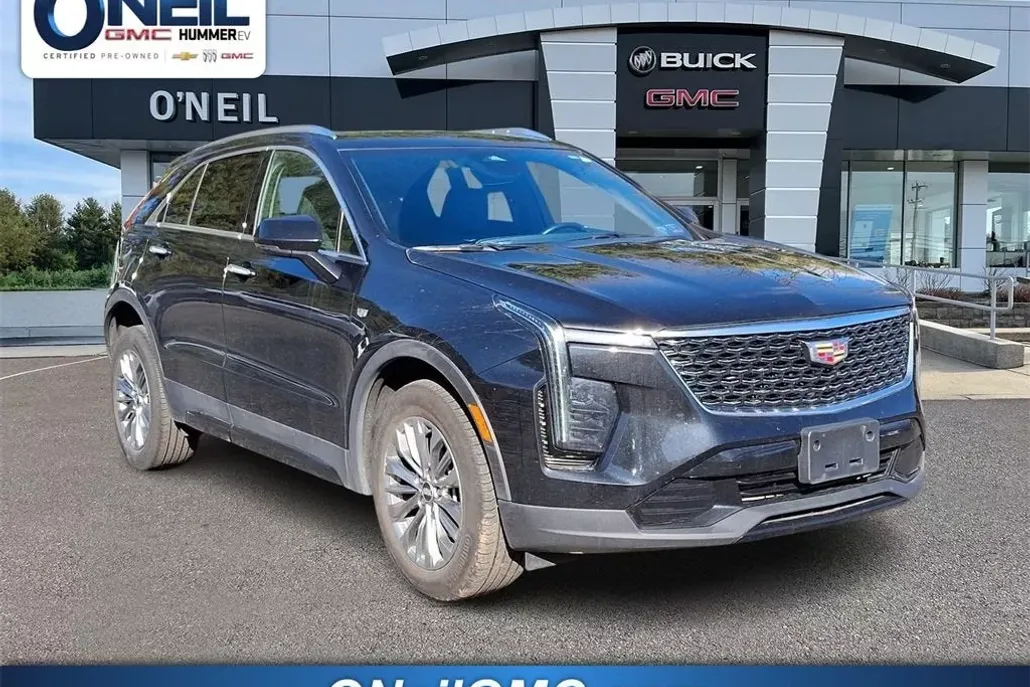 2024 Cadillac XT4 Premium Luxury photo 1