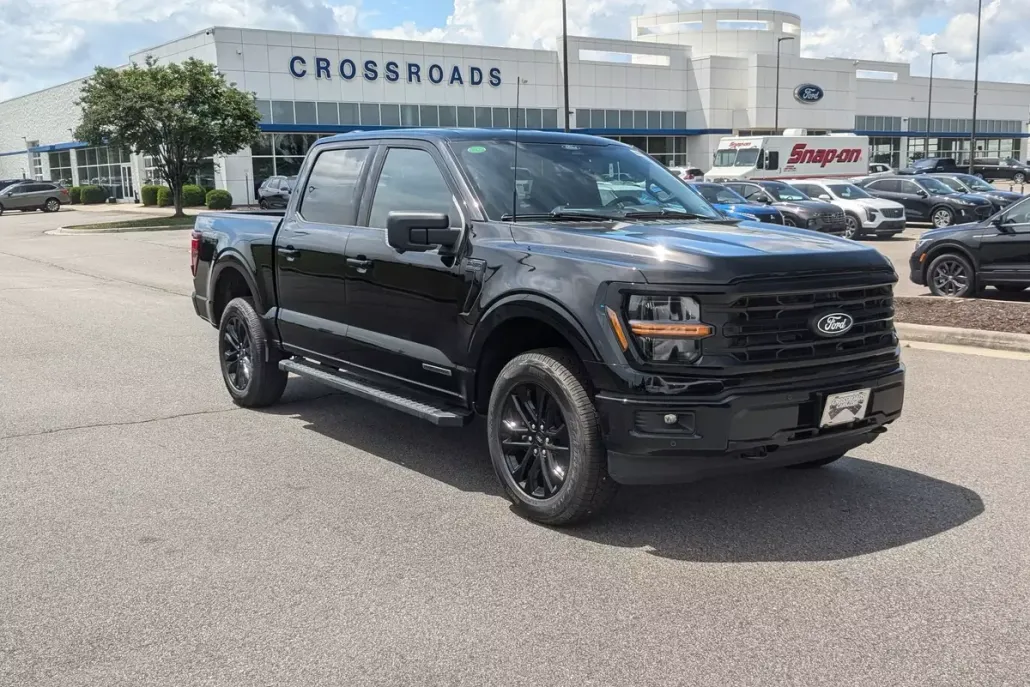 2025 Ford F-150 XLT photo 1