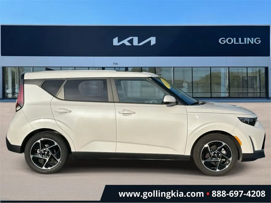 2025 Kia Soul EX photo 1