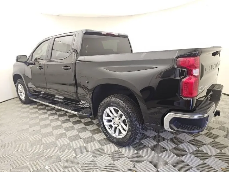 2025 Chevrolet Silverado 1500 LT photo 1