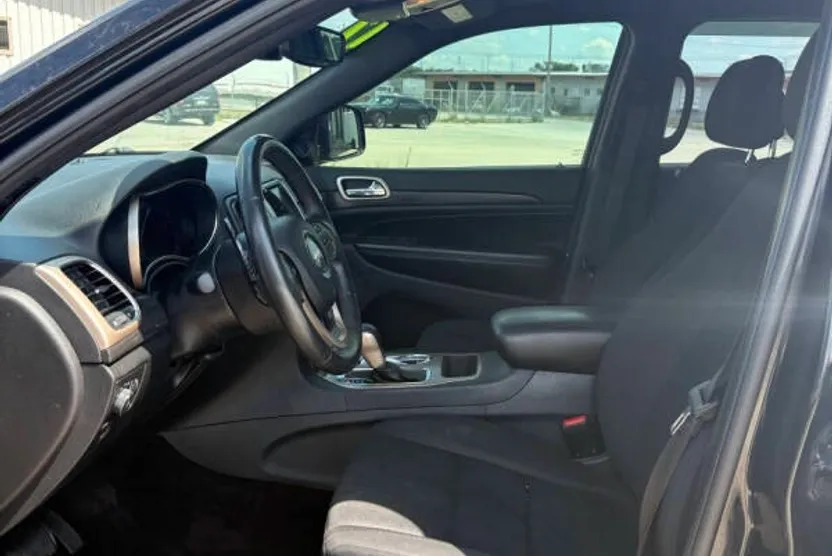 2017 Jeep Grand Cherokee Laredo E photo 1