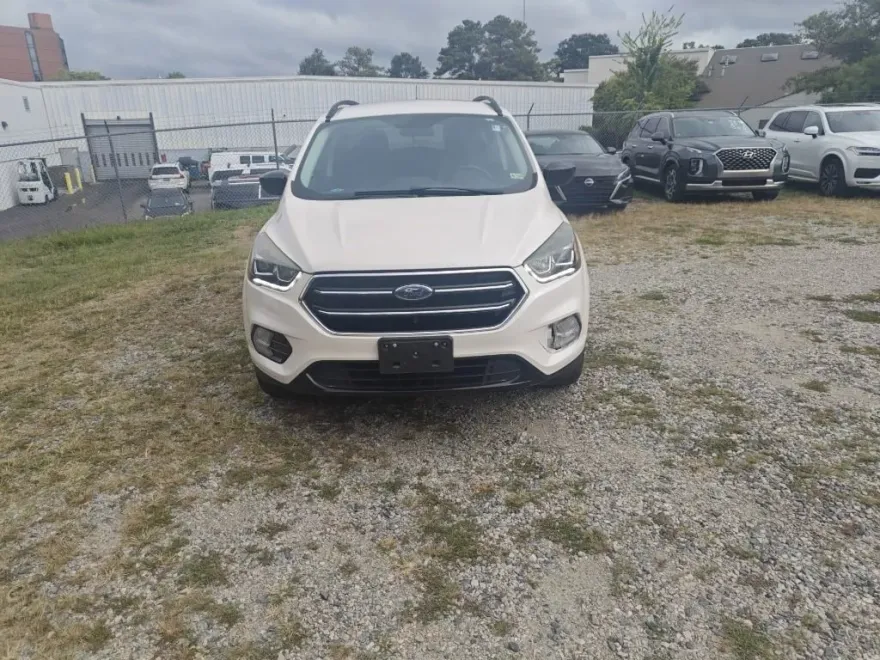 2017 Ford Escape SE photo 1