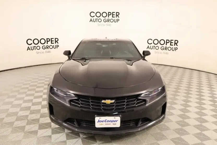 2023 Chevrolet Camaro 1LT photo 1