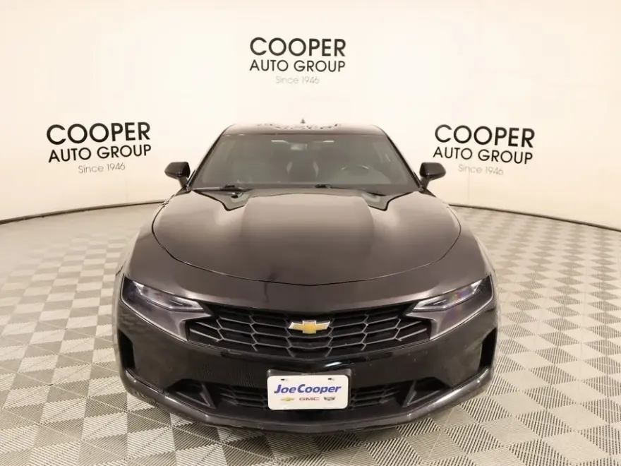 2023 Chevrolet Camaro 1LT photo 1