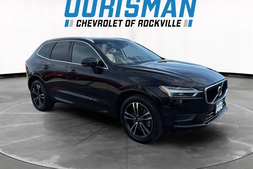 2018 Volvo XC60 Momentum photo 1