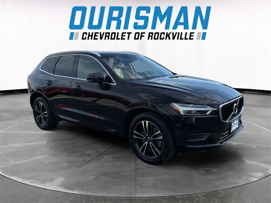 2018 Volvo XC60 Momentum photo 1
