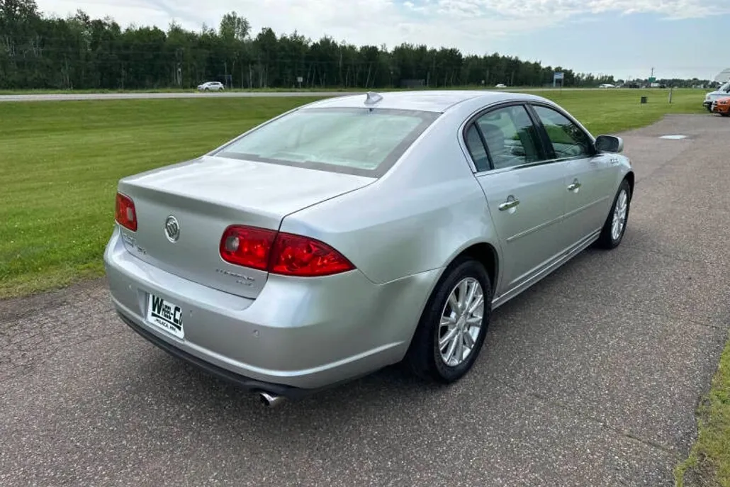 2011 Buick Lucerne CXL photo 1