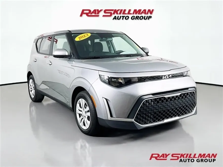 2023 Kia Soul LX photo 1