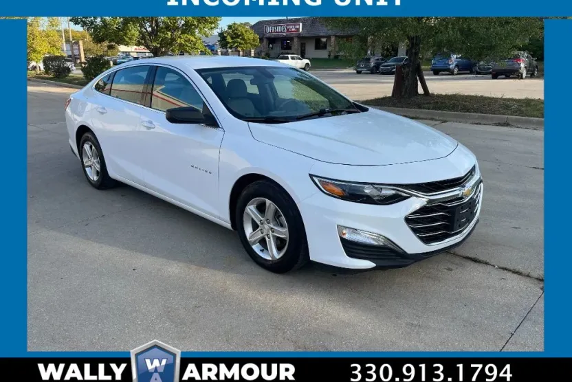 2022 Chevrolet Malibu LS photo 1