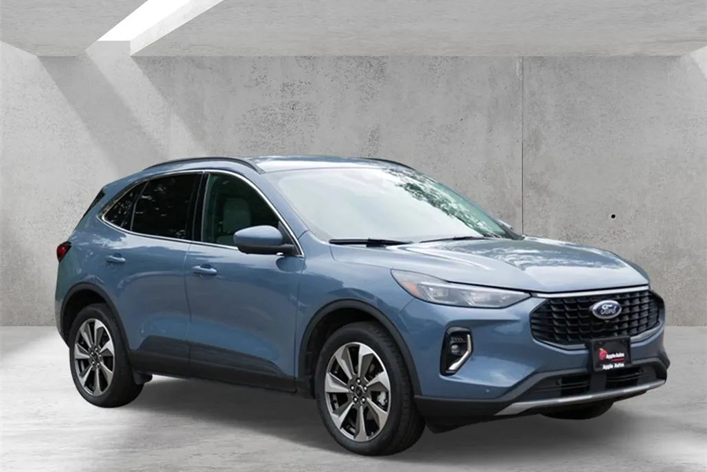 2023 Ford Escape Hybrid Platinum photo 1