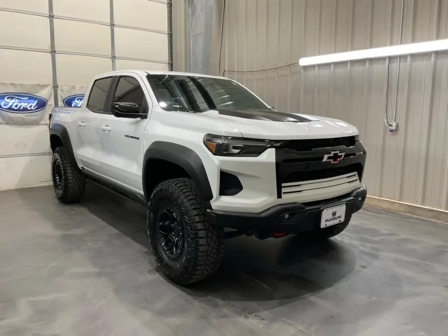 2024 Chevrolet Colorado ZR2 photo 1