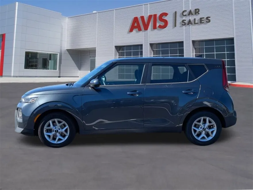 2022 Kia Soul LX photo 1