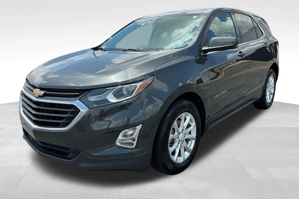 2020 Chevrolet Equinox LT photo 1
