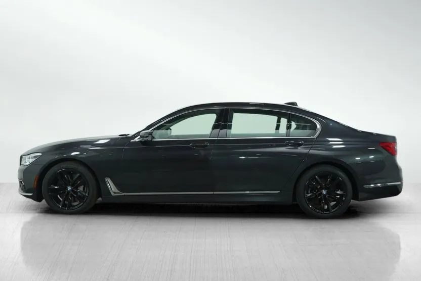 2018 Bmw 750i / B7 xDrive Sedan photo 1