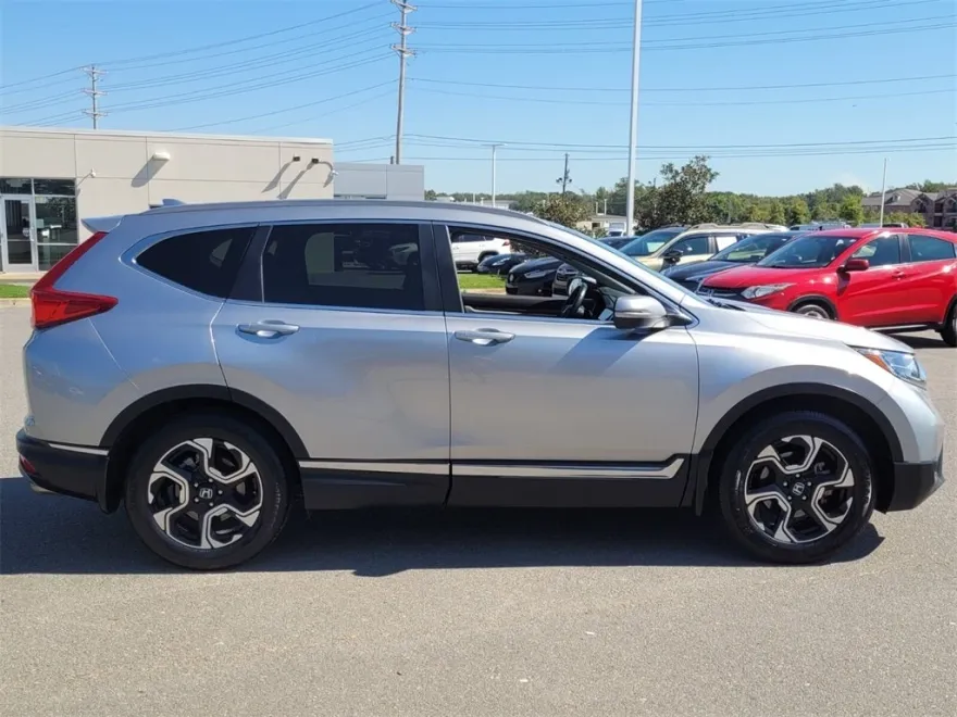 2019 Honda CR-V Touring photo 1