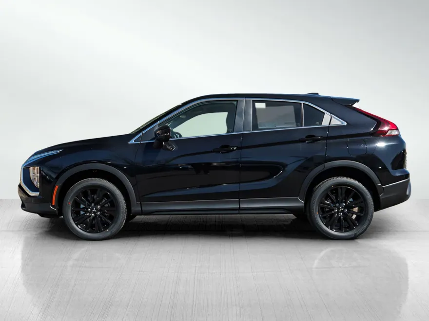 2025 Mitsubishi Eclipse Cross LE photo 1