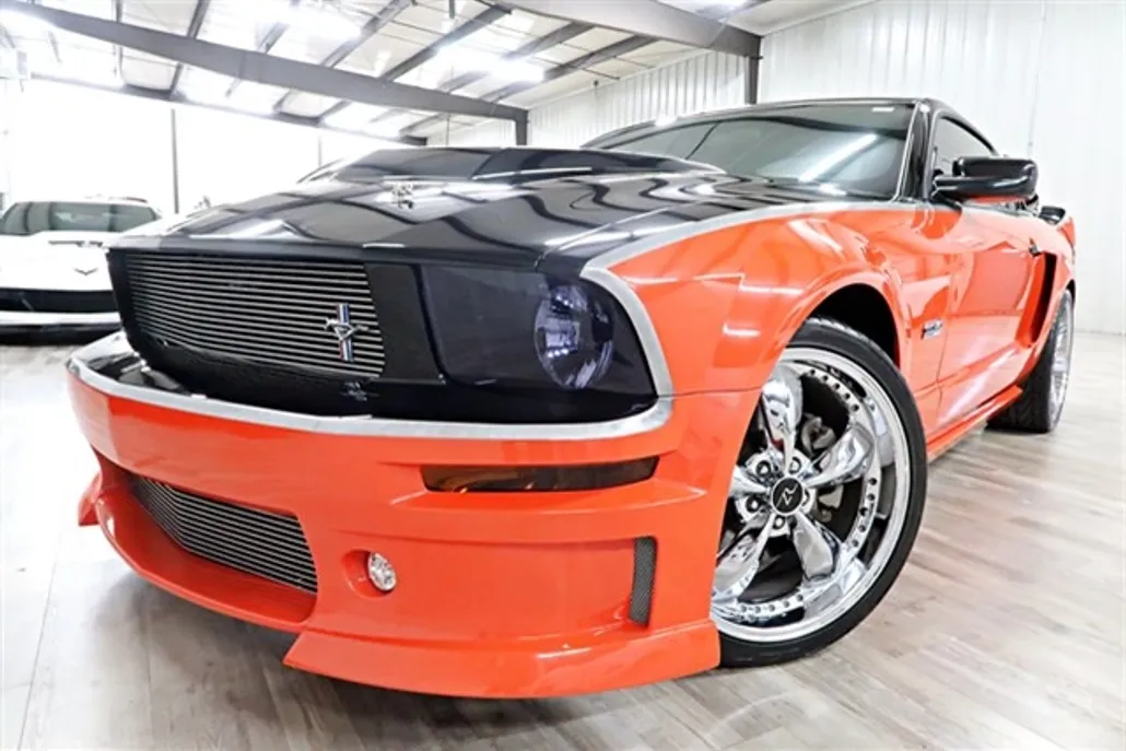 2005 Ford Mustang GT Premium photo 1