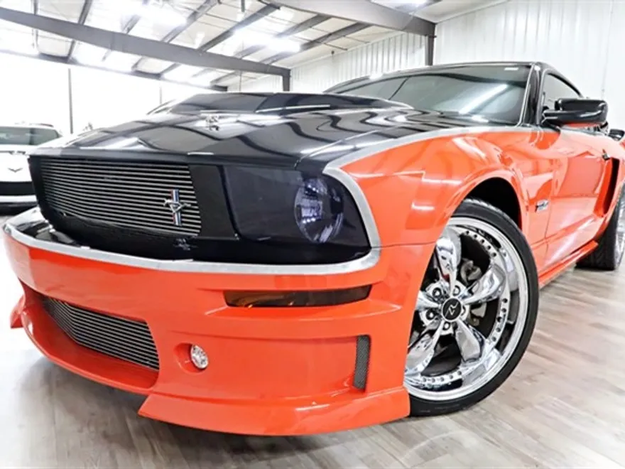 2005 Ford Mustang GT Premium photo 1