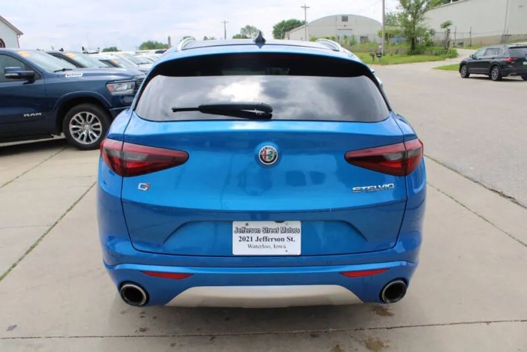 2021 Alfa Romeo Stelvio Ti photo 1